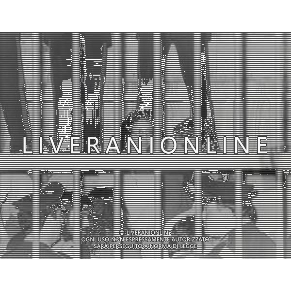 ST-RETROSPETTIVA MARINA ZONI BRIGATE ROSSE NELLA FOTO MARINA ZONI CON CORRADO ALUNNI A SAN VITTORE MILANO NELL\'ANNO 1983 AG ALDO LIVERANI SAS