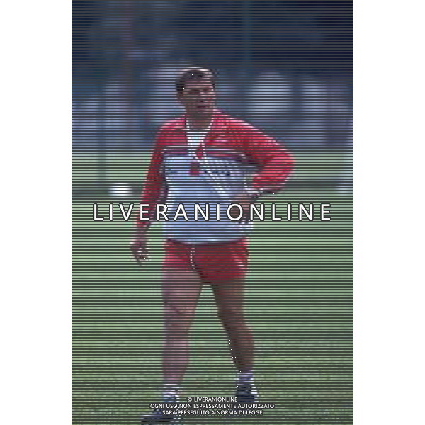 DIAP-RETROSPETTIVA TARCISIO BURGNICH ALLENATORE E CALCIATORE NELLA FOTO TARCISIO BURGNICH ALLENATORE CREMONESE CALCIO NELL\'ANNO 1989-90 AG ALDO LIVERANI SAS