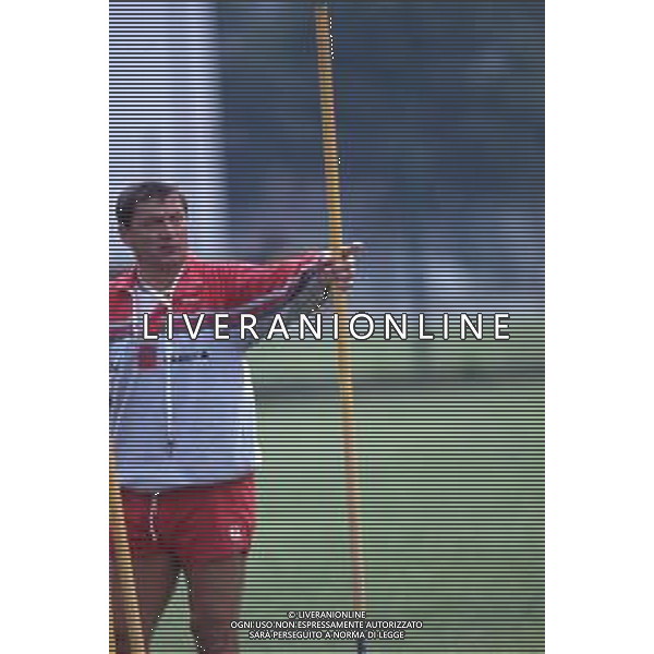 DIAP-RETROSPETTIVA TARCISIO BURGNICH ALLENATORE E CALCIATORE NELLA FOTO TARCISIO BURGNICH ALLENATORE CREMONESE CALCIO NELL\'ANNO 1989-90 AG ALDO LIVERANI SAS