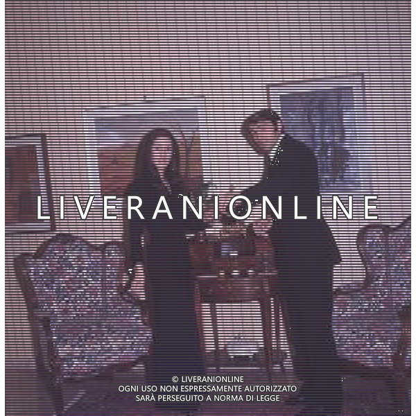 COL-RETROSPETTIVA TARCISIO BURGNICH ALLENATORE E CALCIATORE NELLA FOTO TARCISIO BURGNICH A MILANO NELL\'ANNO 1970 CON LA FAMIGLIA AG ALDO LIVERANI SAS