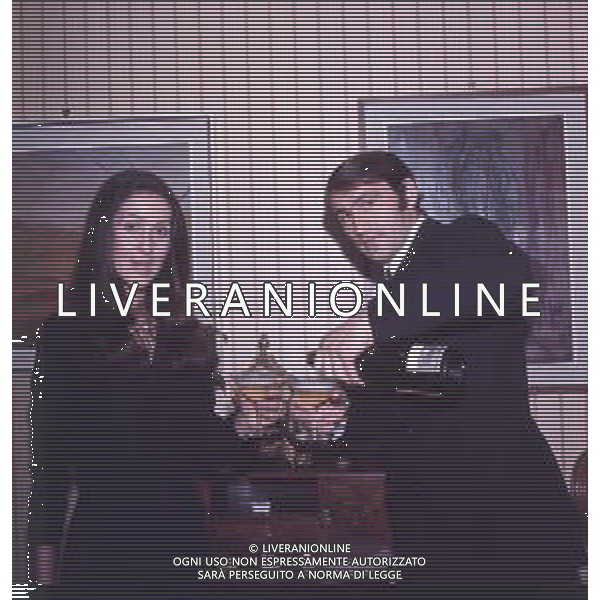 COL-RETROSPETTIVA TARCISIO BURGNICH ALLENATORE E CALCIATORE NELLA FOTO TARCISIO BURGNICH A MILANO NELL\'ANNO 1970 CON LA FAMIGLIA AG ALDO LIVERANI SAS