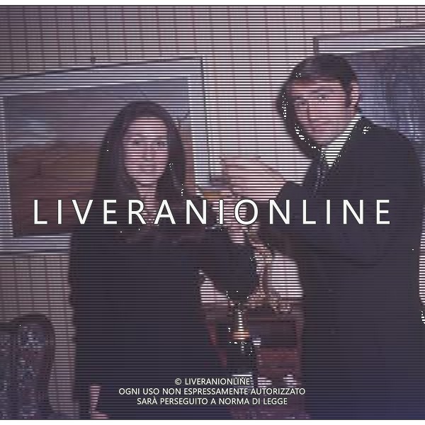 COL-RETROSPETTIVA TARCISIO BURGNICH ALLENATORE E CALCIATORE NELLA FOTO TARCISIO BURGNICH A MILANO NELL\'ANNO 1970 CON LA FAMIGLIA AG ALDO LIVERANI SAS