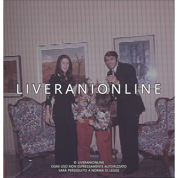 COL-RETROSPETTIVA TARCISIO BURGNICH ALLENATORE E CALCIATORE NELLA FOTO TARCISIO BURGNICH A MILANO NELL\'ANNO 1970 CON LA FAMIGLIA AG ALDO LIVERANI SAS