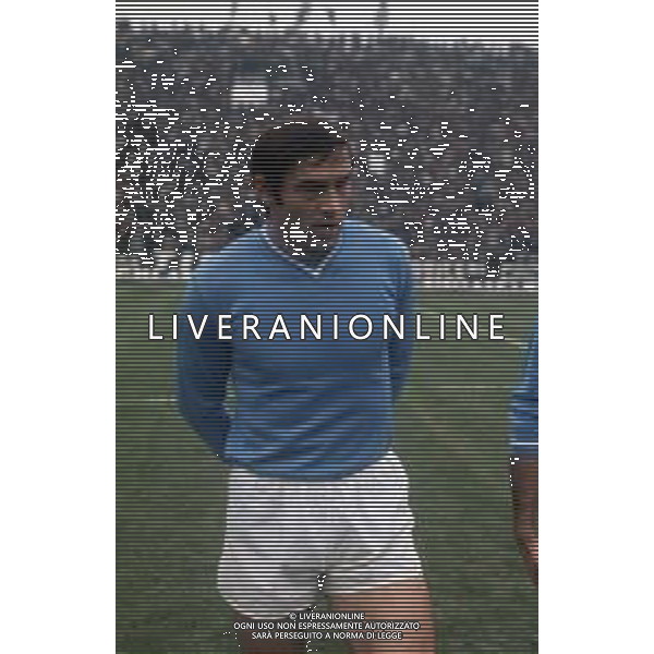 DIAP-RETROSPETTIVA TARCISIO BURGNICH ALLENATORE E CALCIATORE NELLA FOTO TARCISIO BURGNICH CON LA MAGLIA DEL NAPOLI CALCIO AG ALDO LIVERANI SAS