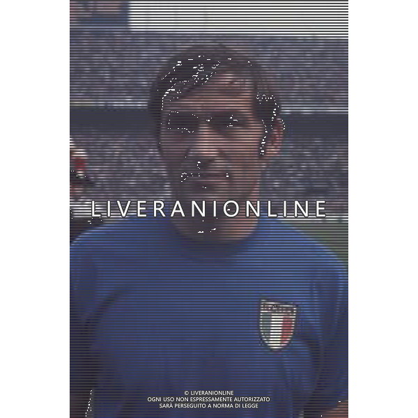 DIAP-RETROSPETTIVA TARCISIO BURGNICH ALLENATORE E CALCIATORE NELLA FOTO TARCISIO BURGNICH CON LA MAGLIA DELLA NAZIONALE ITALIANA DI CALCIO AG ALDO LIVERANI SAS 