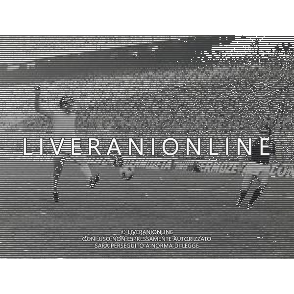 ST-RETROSPETTIVA TARCISIO BURGNICH ALLENATORE E CALCIATORE NELLA FOTO TARCISIO BURGNICH CON LA MAGLIA DEL NAPOLI CALCIO E ALDO MALDERA AG ALDO LIVERANI SAS