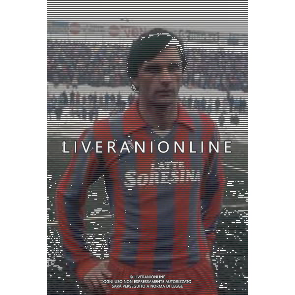 DIAP-RETROSPETTIVA WLADYSLAW ZMUDA CALCIATORE NELLA FOTO WLADYSLAW ZMUDA CON LA MAGLIA DELLA CREMONESE CALCIO ANNO 1985 AG ALDO LIVERANI SAS 