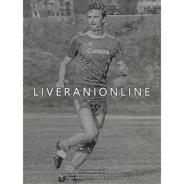 ST-RETROSPETTIVA WLADYSLAW ZMUDA CALCIATORE NELLA FOTO WLADYSLAW ZMUDA CON LA MAGLIA DEL VERONA CALCIO FOTO MASSIMO BIANCHI-AG ALDO LIVERANI SAS  