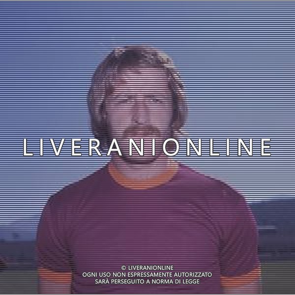 COL-RETROSPETTIVA LORIS BONI CALCIATORE NELLA FOTO LORIS BONI CON LA MAGLIA DELLA ROMA CALCIO AG ALDO LIVERANI SAS