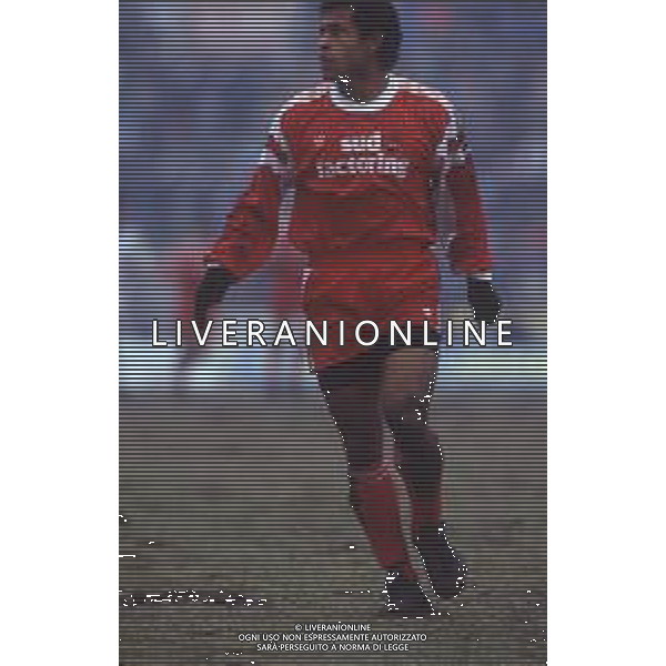 DIAP-RETROSPETTIVA JOAO PAULO CALCIATORE NELLA FOTO JOAO PAULO CON LA MAGLIA DEL BARI CALCIO AG ALDO LIVERANI SAS
