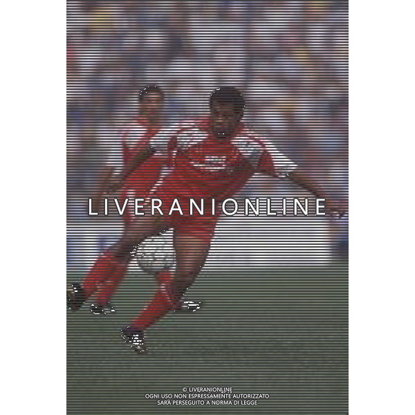 DIAP-RETROSPETTIVA JOAO PAULO CALCIATORE NELLA FOTO JOAO PAULO CON LA MAGLIA DEL BARI CALCIO AG ALDO LIVERANI SAS