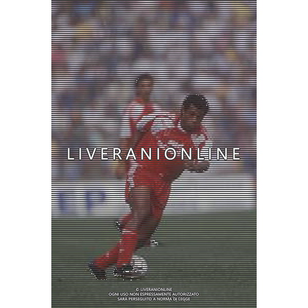 DIAP-RETROSPETTIVA JOAO PAULO CALCIATORE NELLA FOTO JOAO PAULO CON LA MAGLIA DEL BARI CALCIO AG ALDO LIVERANI SAS