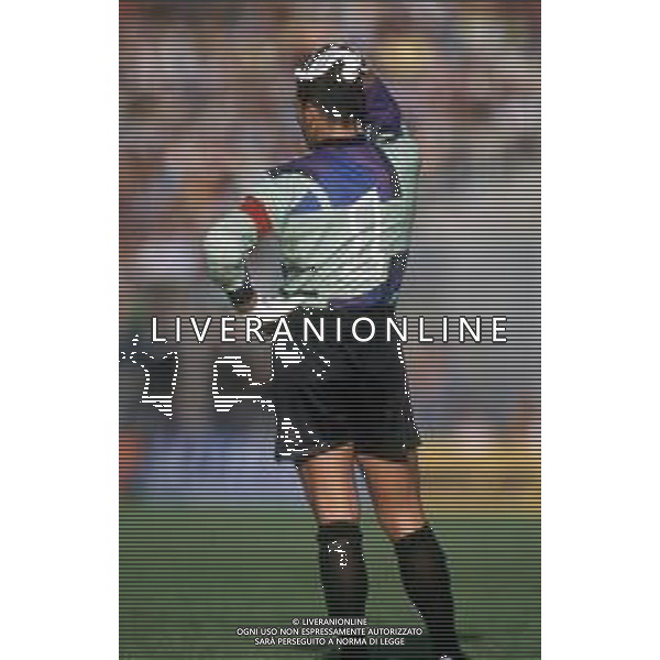 DIAP-RETROSPETTIVA FRANCESCO MANCINI CALCIATORE NELLA FOTO FRANCESCO MANCINI CON LA MAGLIA DEL FOGGIA 1993-94 AG ALDO LIVERANI SAS