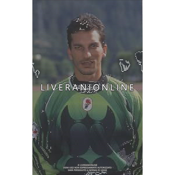 DIAP-RETROSPETTIVA FRANCESCO MANCINI CALCIATORE NELLA FOTO FRANCESCO MANCINI CON LA MAGLIA DEL BARI CALCIO AG ALDO LIVERANI SAS