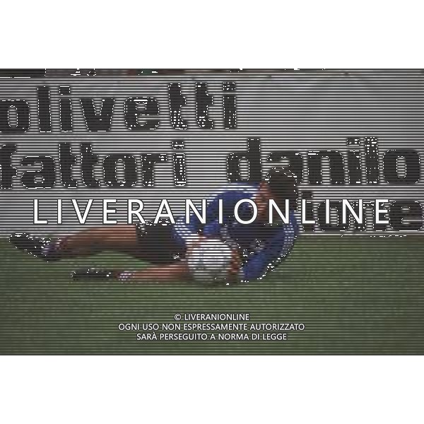 DIAP-RETROSPETTIVA ALESSANDRO ZANINELLI CALCIATORE NELLA FOTO ALESSANDRO ZANINELLI CON LA MAGLIA DEL TORINO CALCIO AG ALDO LIVERAANI SAS