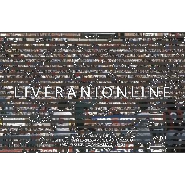 DIAP-RETROSPETTIVA ALESSANDRO ZANINELLI CALCIATORE NELLA FOTO ALESSANDRO ZANINELLI CON LA MAGLIA DEL CATANZARO CALCIO AG ALDO LIVERAANI SAS