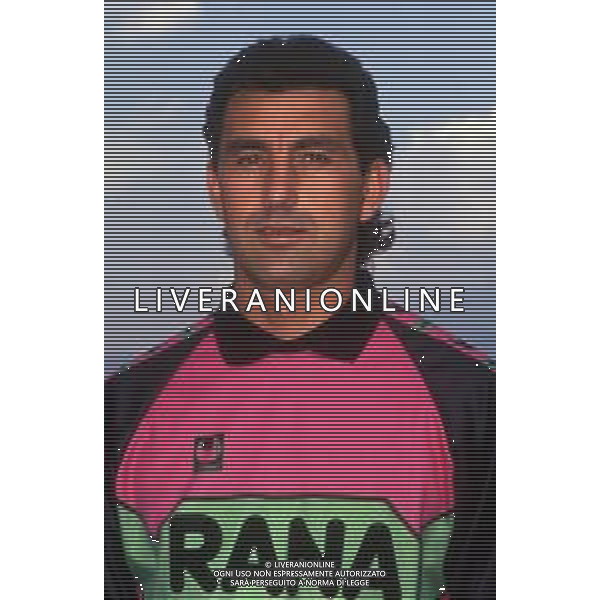 DIAP-RETROSPETTIVA ALESSANDRO ZANINELLI CALCIATORE NELLA FOTO ALESSANDRO ZANINELLI CON LA MAGLIA DEL VERONA CALCIO AG ALDO LIVERAANI SAS