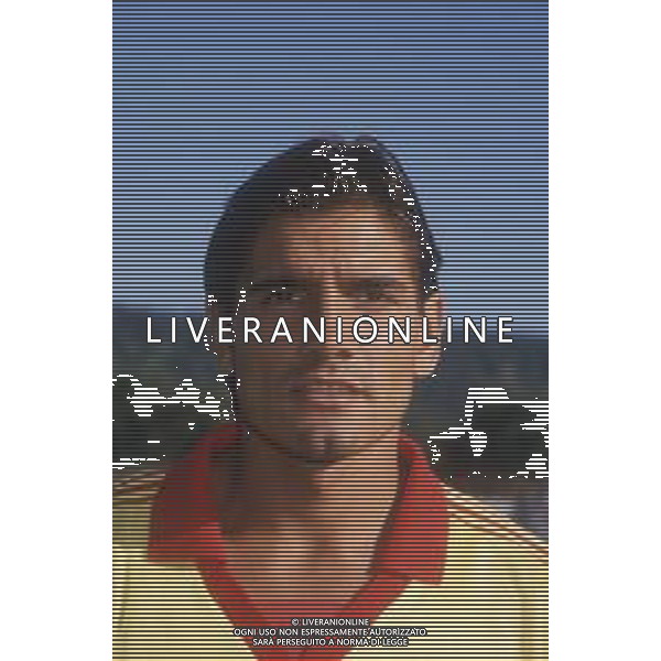 DIAP-RETROSPETTIVA RODOLFO VANOLI CALCIATORE NELLA FOTO RODOLFO VANOLI CON LA MAGLIA DEL LECCE CALCIO ANNO 1988-89 AG ALDO LIVERANI SAS 