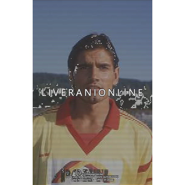 DIAP-RETROSPETTIVA RODOLFO VANOLI CALCIATORE NELLA FOTO RODOLFO VANOLI CON LA MAGLIA DEL LECCE CALCIO ANNO 1988-89 AG ALDO LIVERANI SAS 