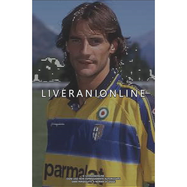 DIAP-RETROSPETTIVA PAOLO VANOLI CALCIATORE NELLA FOTO PAOLO VANOLI CON LA MAGLIA DEL PARMA CALCIO AG ALDO LIVERANI SAS