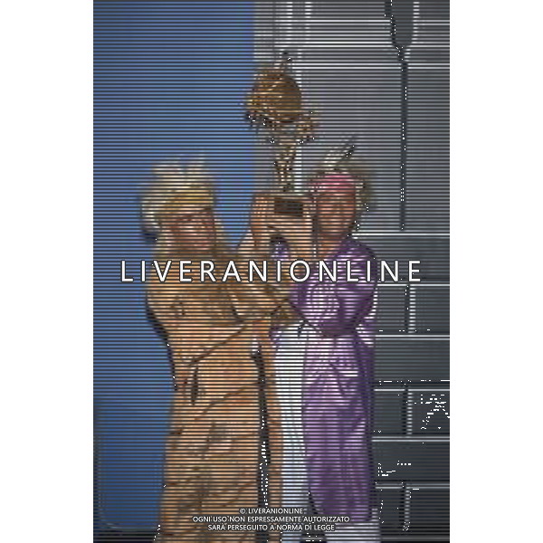 DIAP-RETROSPETTIVA FRATELLI RIGHEIRA Johnson Righeira e Michael Righeira COMPLESSO MUSICALE NELLA FOTO Johnson Righeira e Michael Righeira al festivalbar nell\'anno 1985 AG ALDO LIVERANI SAS