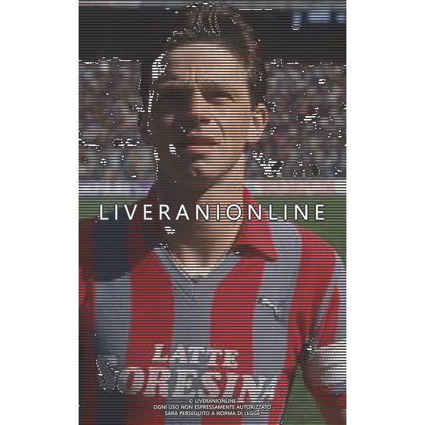 DIAP-RETROSPETTIVA CLAUDIO BENCINA ATTORE NELLA FOTO CLAUDIO BENCINA CON LA MAGLIA DELLA CREMONESE CALCIO NELL\'ANNO 1985-86 AG ALDO LIVERANI SAS