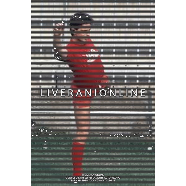 DIAP-RETROSPETTIVA CLAUDIO BENCINA ATTORE NELLA FOTO CLAUDIO BENCINA CON LA MAGLIA DELLA CREMONESE CALCIO NELL\'ANNO 1986-87 AG ALDO LIVERANI SAS