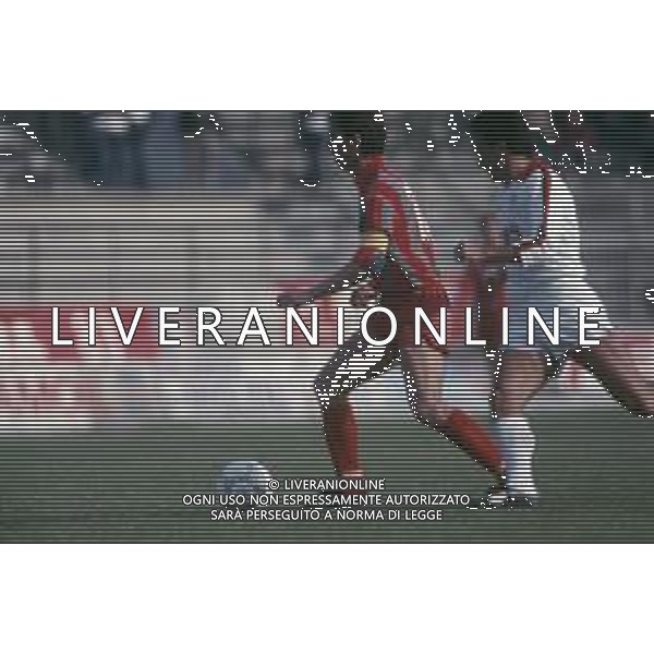 DIAP-RETROSPETTIVA CLAUDIO BENCINA ATTORE NELLA FOTO CLAUDIO BENCINA CON LA MAGLIA DELLA CREMONESE CALCIO NELL\'ANNO 1986-87 AG ALDO LIVERANI SAS