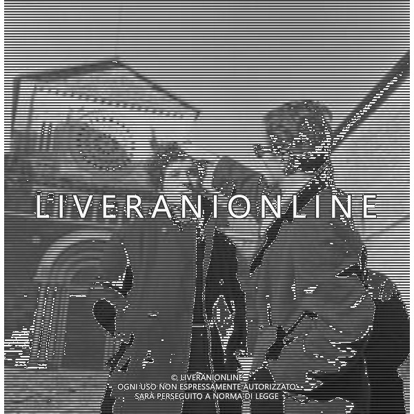 NEG-RETROSPETTIVA NINETTO DAVOLI ATTORE NELLA FOTO SUL SET DURANTE LE RIPRESE DEL FILM \'UCCELLACCI E UCCELLINI\' DIRETTO DA PIER PAOLO PASOLINI A ROMA DICEMBRE 1965 ¬©Archivio Giovanni Liverani/AG ALDO LIVERANI SAS