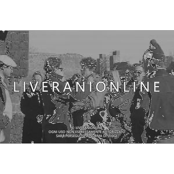 NEG-RETROSPETTIVA NINETTO DAVOLI ATTORE NELLA FOTO SUL SET DURANTE LE RIPRESE DEL FILM \'UCCELLACCI E UCCELLINI\' DIRETTO DA PIER PAOLO PASOLINI A ROMA DICEMBRE 1965 ¬©Archivio Giovanni Liverani/AG ALDO LIVERANI SAS