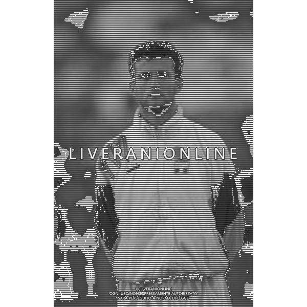 NEG-RETROSPETTIVA GIUSEPPE FAVALLI CALCIATORE NELLA FOTO GIUSEPPE FAVALLI CON LA MAGLIA DELLA NAZIONALE ITALIANA AG ALDO LIVERANI SAS