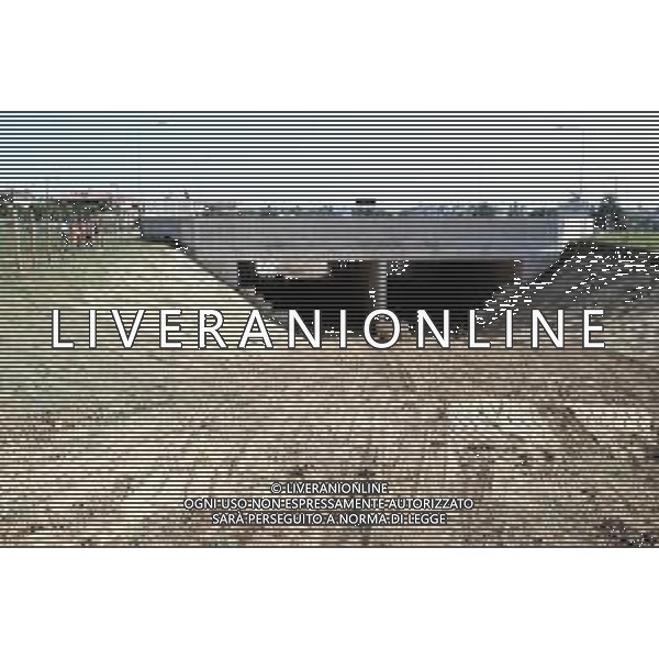 IMOLA 27 06 2025 il Sindaco Marco Panieri, l\'Assessore ai Lavori Pubblici Pierangelo Raffini e i tecnici di Area Blu preposti VISITANO IL CANTIERE DELL\'ASSE ATTREZZATO SVINCOLO D\'ACQUISTO RESPIGHI(BRETELLA) FOTO GIANNI SANNA-AG ALDO LIVERANI SAS