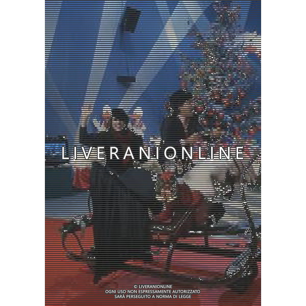 DIAP-RETROSPETTIVA ALBANO CARRISI E ROMINA POWER CANTANTI NELLA FOTO ROMINA POWER E ALBANO CARRISI NELLA TRASMISSIONE TELEVISIVA “BUON NATALE“ NELL\'ANNO 1991 AG ALDO LIVERANI SAS