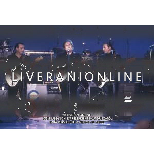 DIAP-RETROSPETTIVA COMPLESSO MUSICALE DIK DIK NELLA FOTO IL COMPLESSO MUSICALE DEI DIK DIK OSPITI DELLA TRASMISSIONE TELEVISIVA “UNA ROTONDA SUL MARE “ ANNO 1990 AG ALDO LIVERANI SAS
