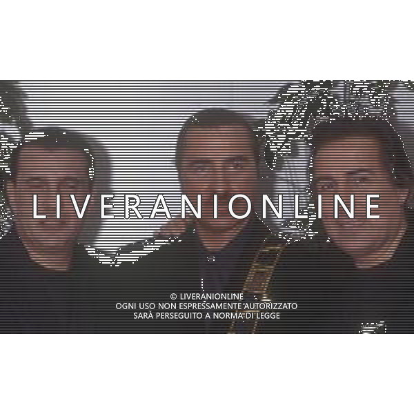 DIAP-RETROSPETTIVA COMPLESSO MUSICALE DIK DIK NELLA FOTO IL COMPLESSO MUSICALE DEI DIK DIK OSPITI DELLA TRASMISSIONE TELEVISIVA “UNA ROTONDA SUL MARE “ ANNO 1990 AG ALDO LIVERANI SAS