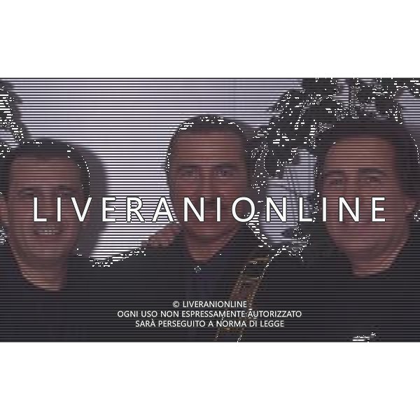 DIAP-RETROSPETTIVA COMPLESSO MUSICALE DIK DIK NELLA FOTO IL COMPLESSO MUSICALE DEI DIK DIK OSPITI DELLA TRASMISSIONE TELEVISIVA “UNA ROTONDA SUL MARE “ ANNO 1990 AG ALDO LIVERANI SAS