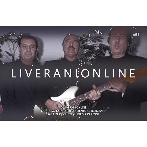 DIAP-RETROSPETTIVA COMPLESSO MUSICALE DIK DIK NELLA FOTO IL COMPLESSO MUSICALE DEI DIK DIK OSPITI DELLA TRASMISSIONE TELEVISIVA “UNA ROTONDA SUL MARE “ ANNO 1990 AG ALDO LIVERANI SAS