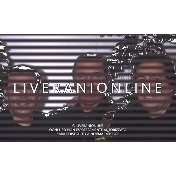 DIAP-RETROSPETTIVA COMPLESSO MUSICALE DIK DIK NELLA FOTO IL COMPLESSO MUSICALE DEI DIK DIK OSPITI DELLA TRASMISSIONE TELEVISIVA “UNA ROTONDA SUL MARE “ ANNO 1990 AG ALDO LIVERANI SAS