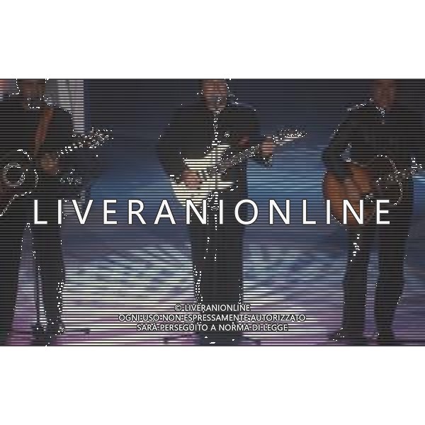DIAP-RETROSPETTIVA COMPLESSO MUSICALE DIK DIK NELLA FOTO IL COMPLESSO MUSICALE DEI DIK DIK OSPITI DELLA TRASMISSIONE TELEVISIVA “UNA ROTONDA SUL MARE “ ANNO 1990 AG ALDO LIVERANI SAS