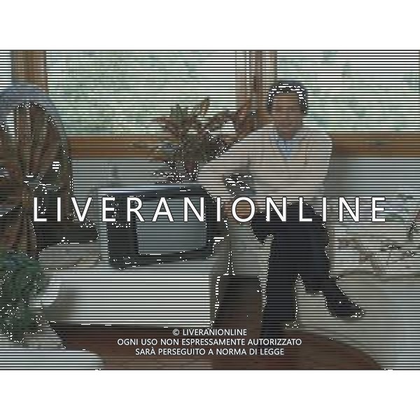 COL- RETROSPETTIVA GIOVANNI BELFIORE PAROLIERE E PRODUTTORE DISCOGRAFICO NELLA FOTO GIANNI BELFIORE NELLA SUA ABITAZIONE NELL’ANNO 1982 THEMA - AGENZIA ALDO LIVERANI SAS
