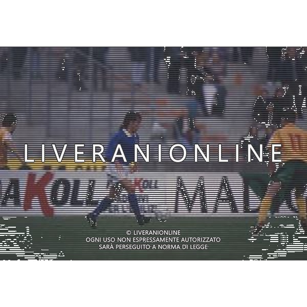DIAP-RETROSPETTIVA RAFFAELE AMETRANO CALCIATORE NELLA FOTO RAFFAELE AMETRANO CON LA MAGLIA DELLA NAZIONALE ITALIANA DI CALCIO AG ALDO LIVERANI SAS