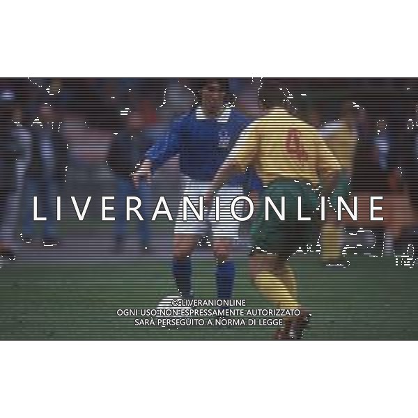 DIAP-RETROSPETTIVA RAFFAELE AMETRANO CALCIATORE NELLA FOTO RAFFAELE AMETRANO CON LA MAGLIA DELLA NAZIONALE ITALIANA DI CALCIO AG ALDO LIVERANI SAS