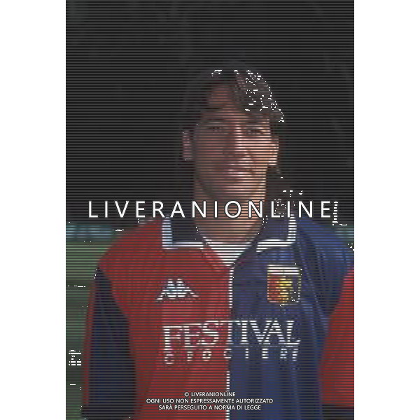 DIAP-RETROSPETTIVA RAFFAELE AMETRANO CALCIATORE NELLA FOTO RAFFAELE AMETRANO CON LA MAGLIA DEL GENOA CALCIO AG ALDO LIVERANI SAS