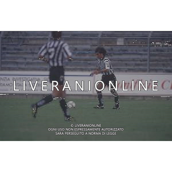 DIAP-RETROSPETTIVA RAFFAELE AMETRANO CALCIATORE NELLA FOTO RAFFAELE AMETRANO CON LA MAGLIA DELL\'UDINESE CALCIO AG ALDO LIVERANI SAS