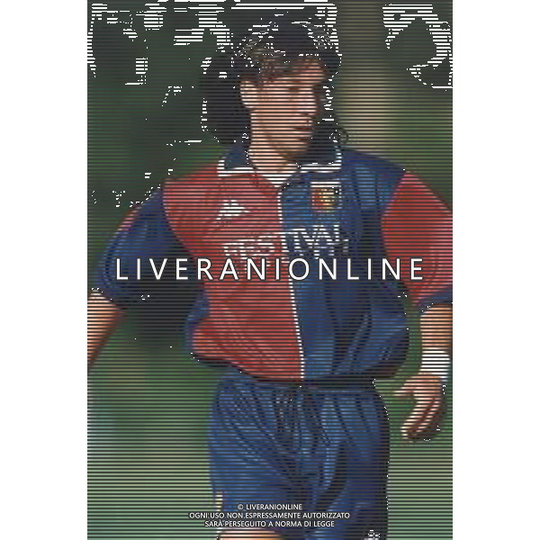DIAP-RETROSPETTIVA RAFFAELE AMETRANO CALCIATORE NELLA FOTO RAFFAELE AMETRANO CON LA MAGLIA DEL GENOA CALCIO AG ALDO LIVERANI SAS