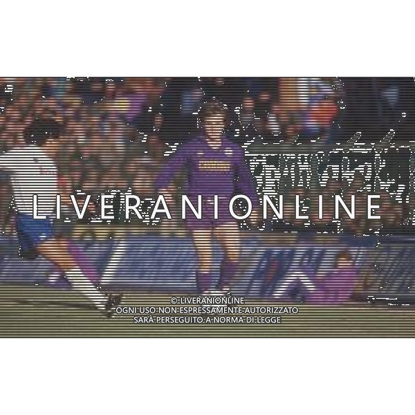 DIAP-RETROSPETTIVA STEFANO CAROBBI CALCIATORE NELLA FOTO STEFANO CAROBBI CON LA MAGLIA DELLA FIORENTINA CALCIO NELL\'ANNO 1986-87 AG ALDO LIVERANI SAS