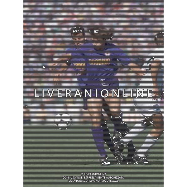DIAP-RETROSPETTIVA STEFANO CAROBBI CALCIATORE NELLA FOTO STEFANO CAROBBI CON LA MAGLIA DELLA FIORENTINA CALCIO NELL\'ANNO 1986-87 AG ALDO LIVERANI SAS
