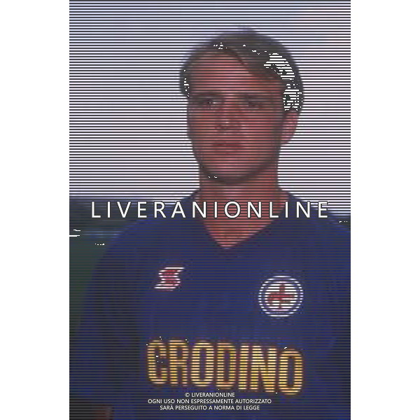 DIAP-RETROSPETTIVA STEFANO CAROBBI CALCIATORE NELLA FOTO STEFANO CAROBBI CON LA MAGLIA DELLA FIORENTINA CALCIO NELL\'ANNO 1988 AG ALDO LIVERANI SAS