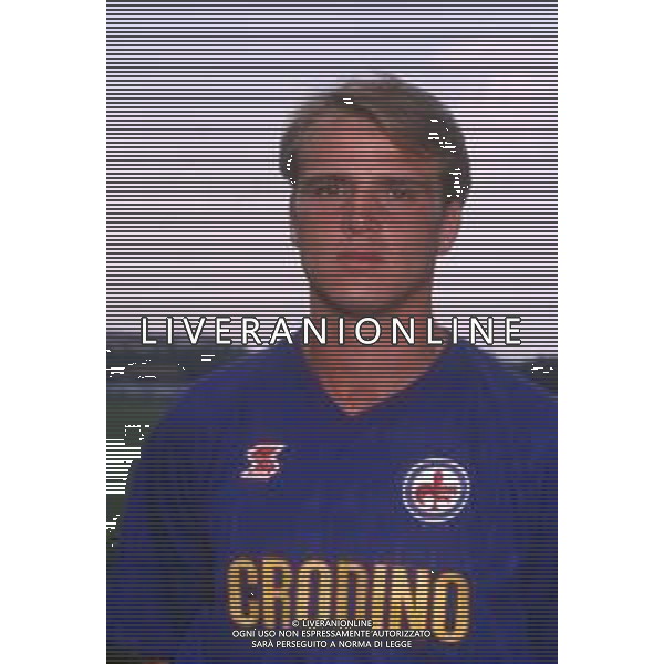 DIAP-RETROSPETTIVA STEFANO CAROBBI CALCIATORE NELLA FOTO STEFANO CAROBBI CON LA MAGLIA DELLA FIORENTINA CALCIO NELL\'ANNO 1988 AG ALDO LIVERANI SAS