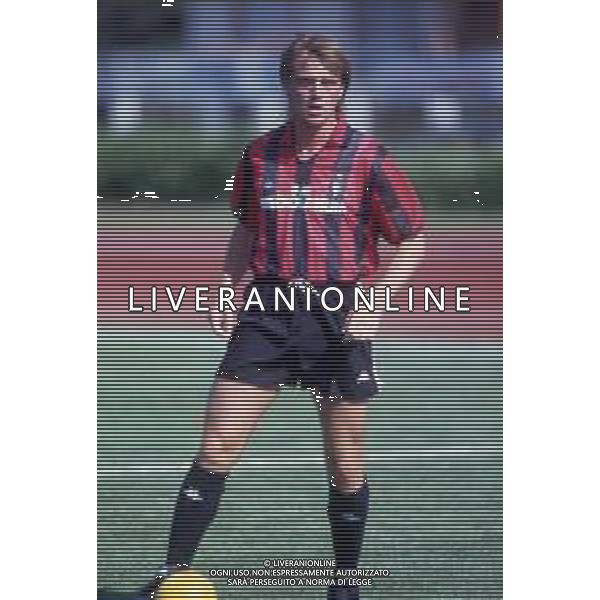 DIAP-RETROSPETTIVA STEFANO CAROBBI CALCIATORE NELLA FOTO STEFANO CAROBBI CON LA MAGLIA DEL MILAN NELL\'ANNO 1989-90 AG ALDO LIVERANI SAS